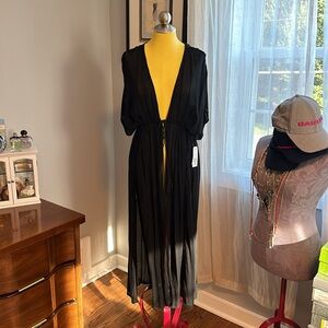 NWT! Billabong short-sleeve long tie-cardigan swimsuit coverup. Black. Sz. S/M